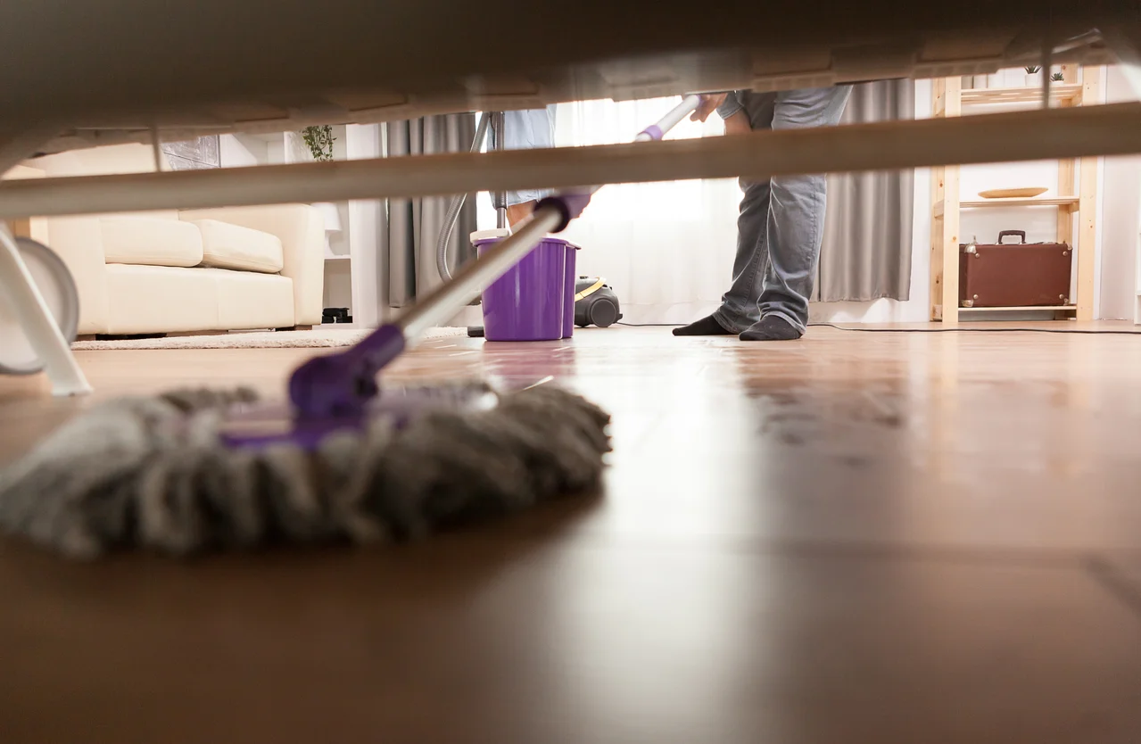 Floor cleaning and maintenance service